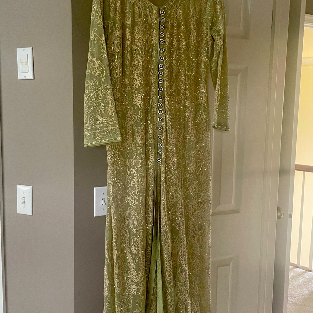 Hand woven gown & jewelry for sale
